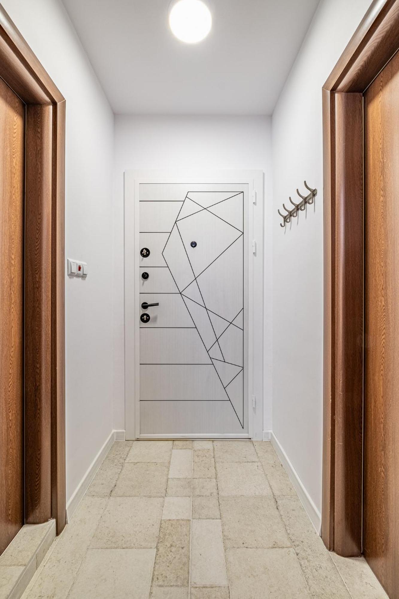 Apartment Cozy & Parking - Subject To Availability