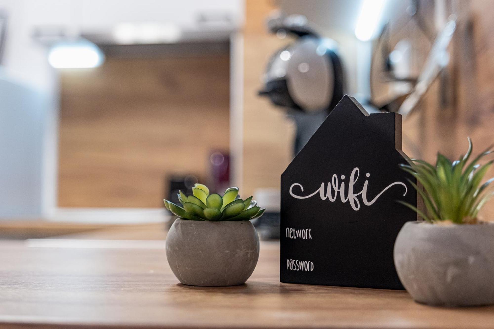 Cozy & Parking - Subject To Availability Apartment *