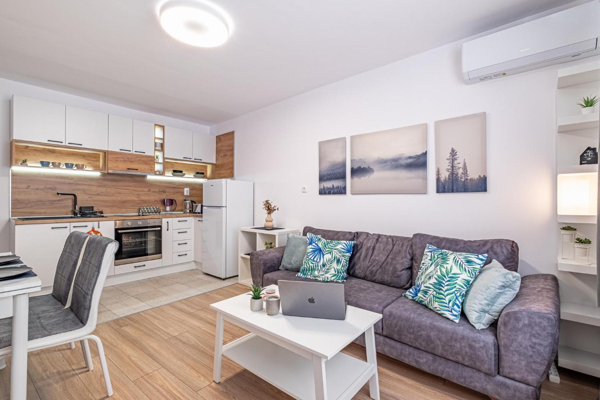 Cozy & Parking - Subject To Availability * Varna