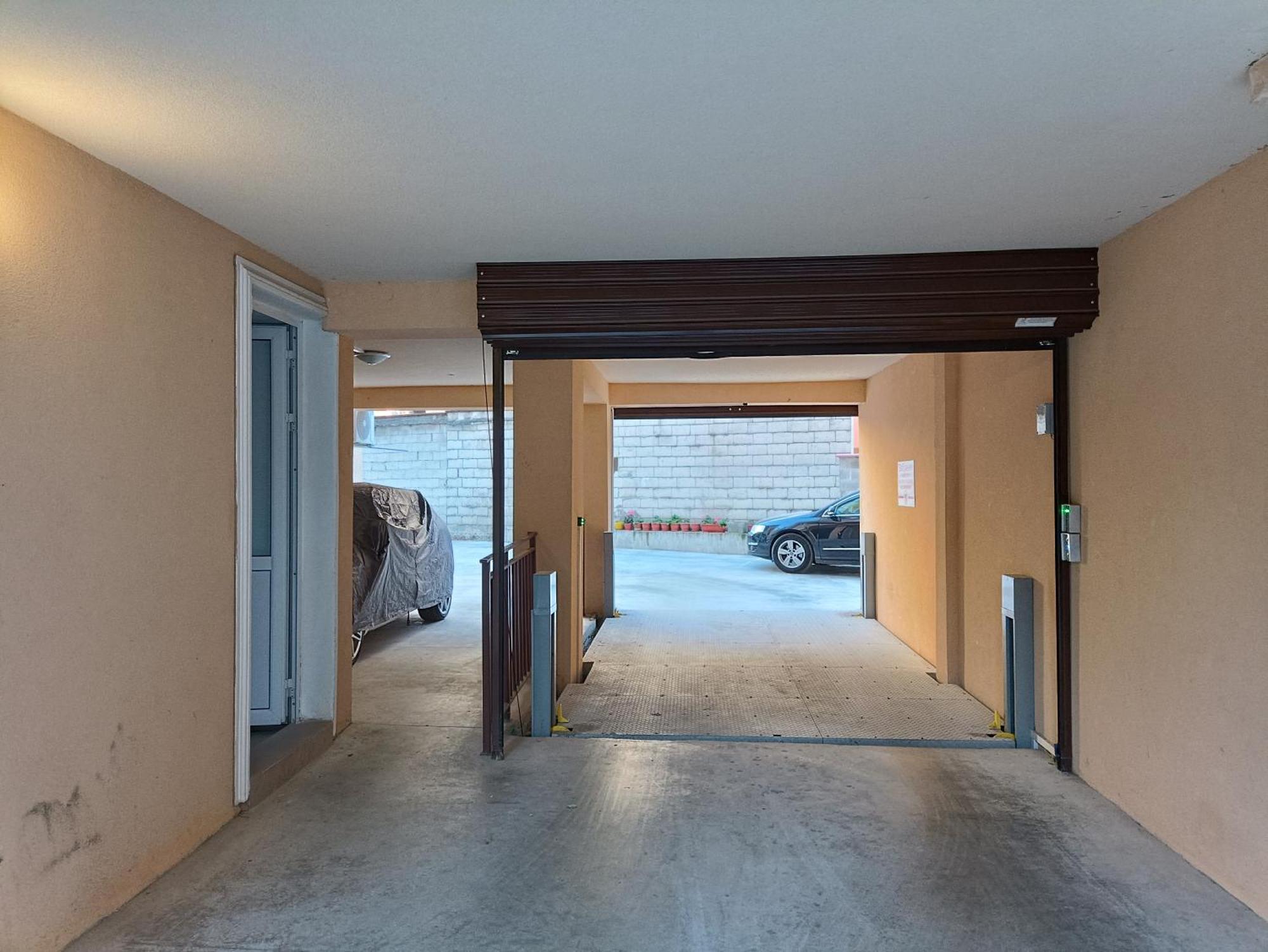 Cozy & Parking - Subject To Availability